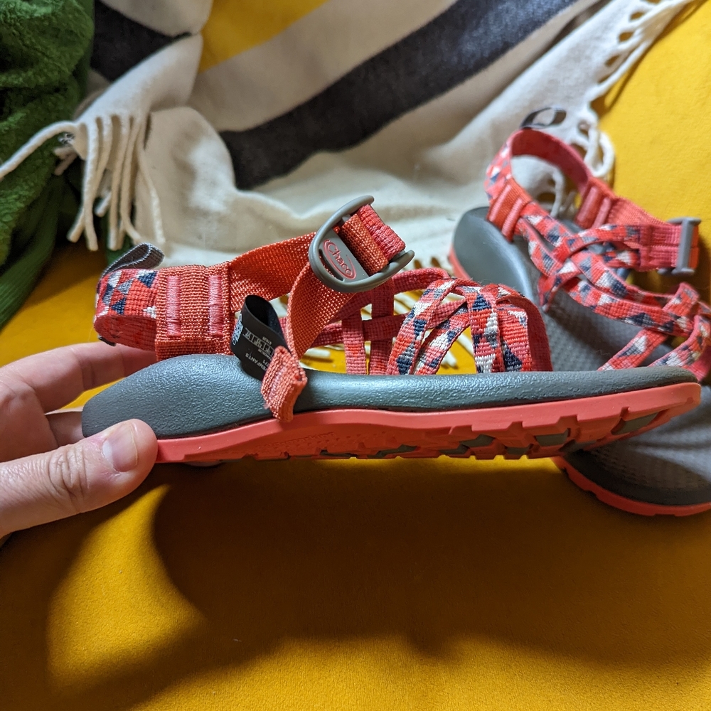 Chaco Sandals girls 2 NWOT - Picture 5 of 7